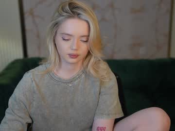 girl
        anabel054 cam image #4041490