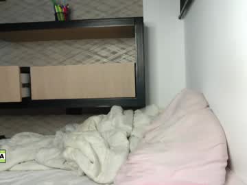girl
        latinella cam image #2475782