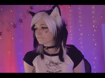 girl
        ronnie_neko cam image #3795346