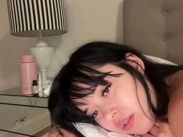 girl
        sarah_heart_aus cam image #4263963