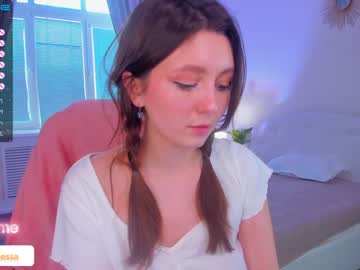 girl
        renessy_ cam image #772243