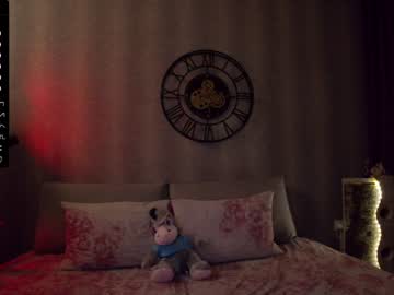 girl
        karrin cam image #1679890