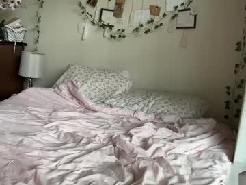 girl
        itszoee cam image #3048066