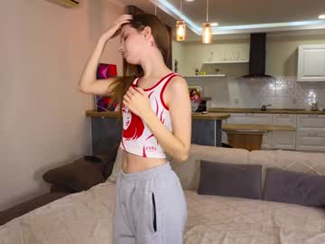 girl
        annisdwight cam image #3535148