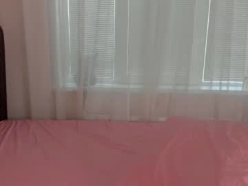 girl
        angelina_new cam image #1091756
