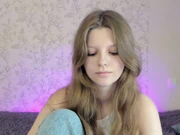 girl
        alainaestrada cam image #1805712