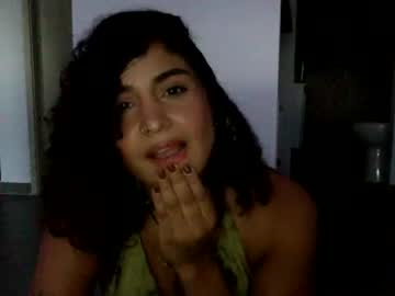 girl
        arletnoa cam image #4035646