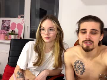 couple
        sexstar_l1fstyl3 cam image #2689411