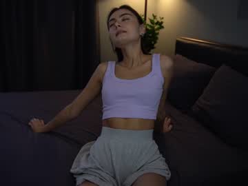 girl
        tessarosse_ cam image #1696053