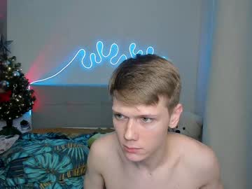 couple
        olvr_zoolander cam image #3868221