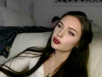 girl
        bunnykhalessi cam image #4012704