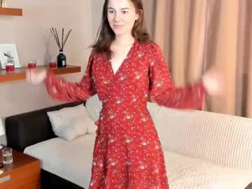 girl
        harrietheston cam image #4460115