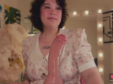 girl
        chery_lady22 cam image #3310213