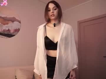 girl
        whisperheart cam image #4075585