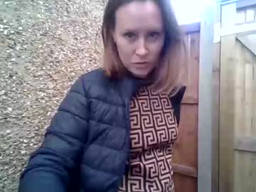 girl
        eatmypie69 cam image #1749334
