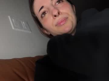girl
        rosykindred cam image #1579936