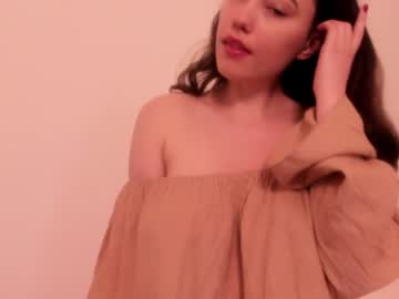 girl
        lilamytee1 cam image #2783077