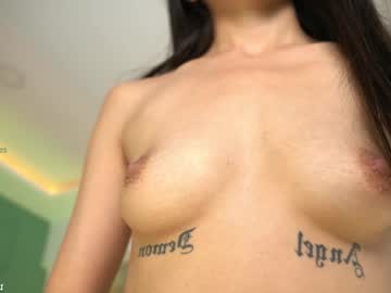 girl
        ashley_jones9 cam image #3684797