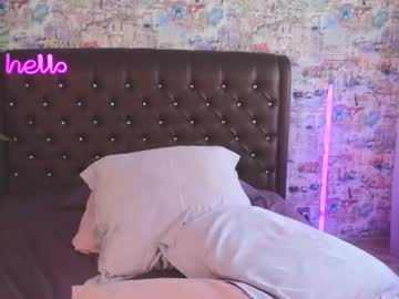 girl
        angelina_new cam image #3160704