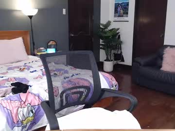 girl
        skytime96 cam image #4200385