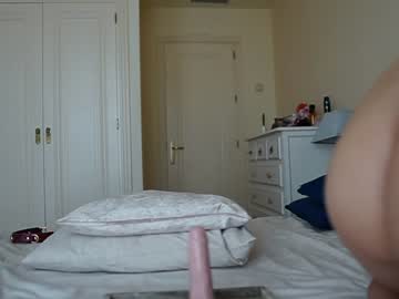 girl
        okssanna cam image #1429297