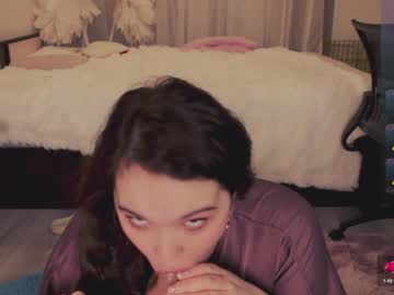girl
        chery_lady22 cam image #2355617