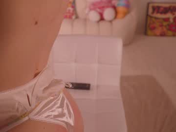 girl
        bunnydollstella cam image #3629710