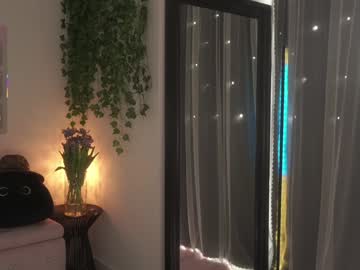 girl
        mysticxkitty cam image #4551573