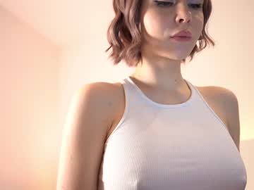 girl
        reei__ cam image #1920686