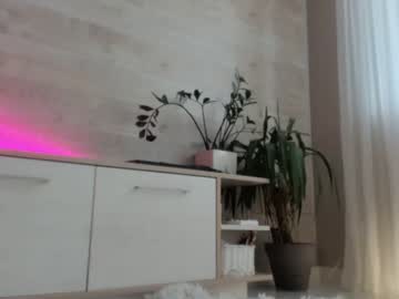girl
        meryfoxxx cam image #1203401
