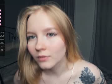 girl
        vicky_kiwi cam image #1627108
