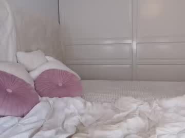 girl
        lilemilyy cam image #2713589