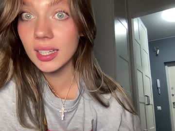 girl
        angel_from_sky cam image #3201110