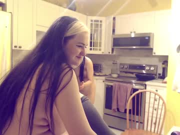 girl
        iammisstery cam image #2203249