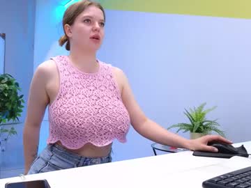 girl
        lovlybambi cam image #2985547