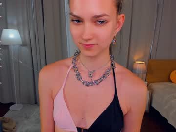 girl
        maebulkley cam image #2611123