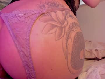 girl
        itsbellax cam image #3765278