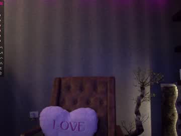 girl
        karrin cam image #808735