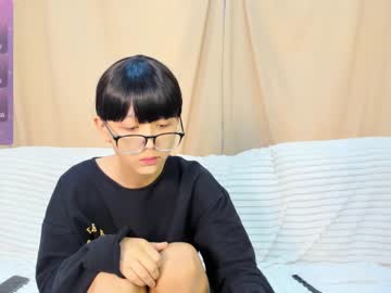 girl
        little_yena cam image #2690571