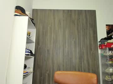 girl
        lindabluee cam image #4450899