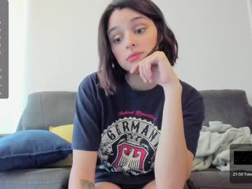 girl
        yourfreakygirl cam image #1607615