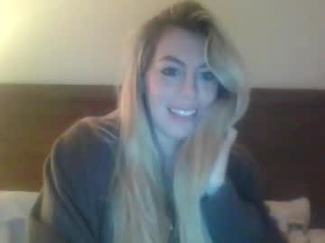 girl
        miichx00o cam image #3911049