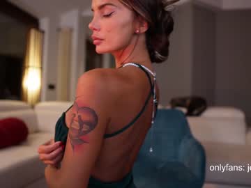 girl
        therealbonnieclydex cam image #1679635