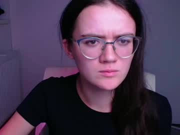 girl
        ketrin_pirsss cam image #3380338