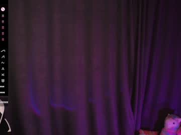 girl
        queen_kitty1818 cam image #3713357