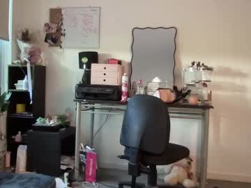 girl
        peachy_paige cam image #3787939