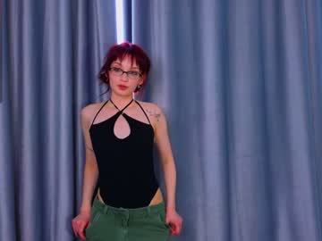 girl
        lily_and_sofi_ cam image #2725731