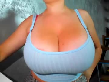 girl
        bigtitsmary2 cam image #3028941