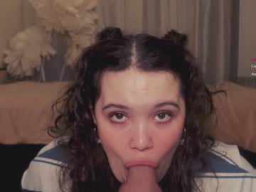 girl
        chery_lady22 cam image #2140622