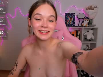 girl
        kate_clover cam image #3391071
